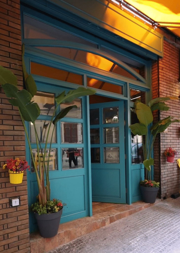 Entrance of Cafebrairie33